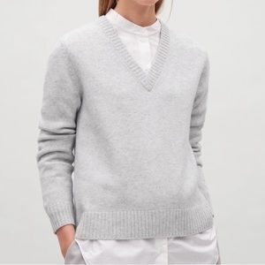 Pure Cashmere COS v-neck